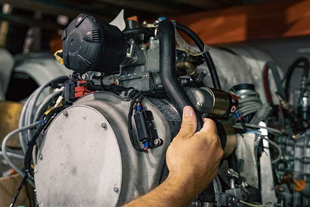 Waterline Boat Engineering, mecánica náutica, motores, generadores, mantenimiento, 